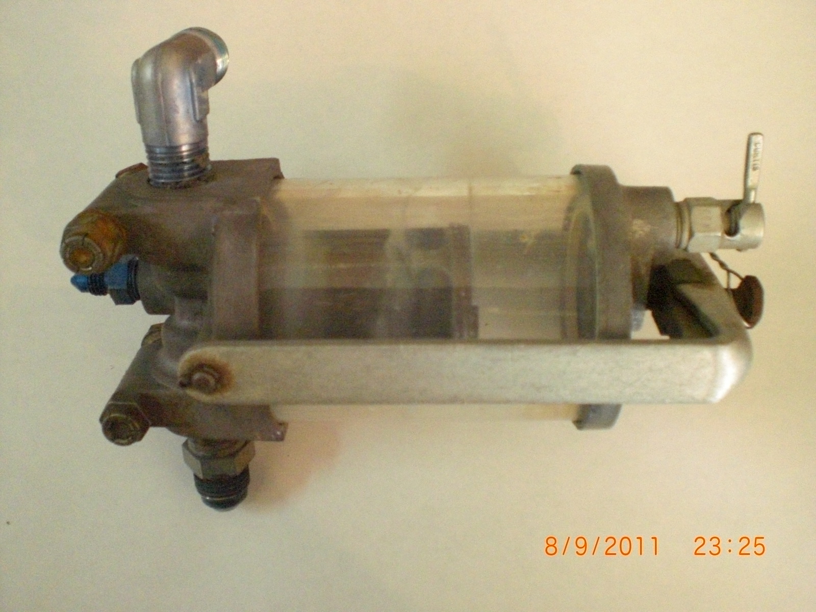 172 Fuel Strainer & Drain Control — Skywagon City