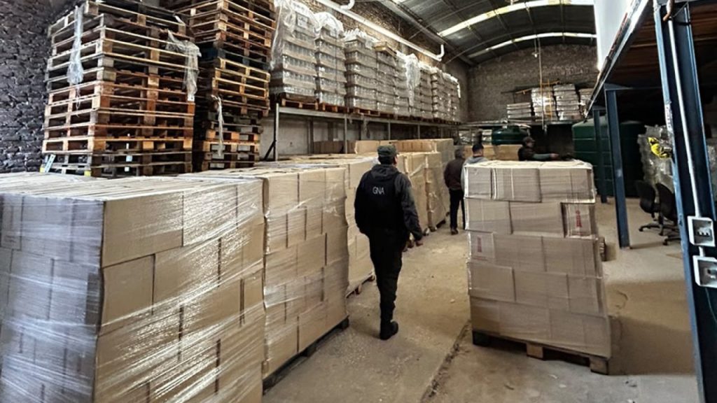 Vendían “aceite Zanoni” trucho: dos exempleados de AFA quedaron detenidos por adulterar y falsificar el producto Vendían “aceite Zanoni” trucho: dos exempleados de AFA quedaron detenidos por adulterar y falsificar el producto