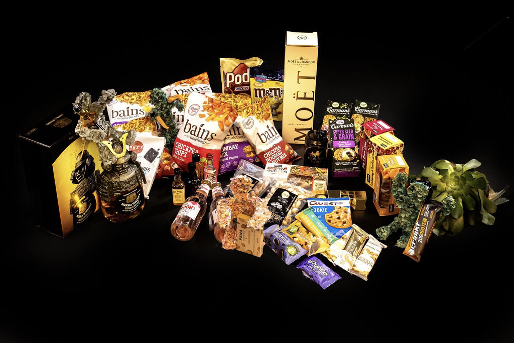 Gift hampers with heart SLAK Flowers Sydney Florist