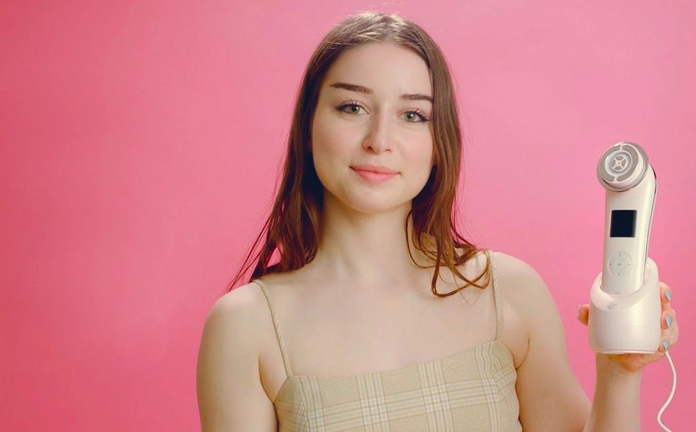 Using Microcurrent to Rejuvenate Aging Skin Slash and Scroll Expert