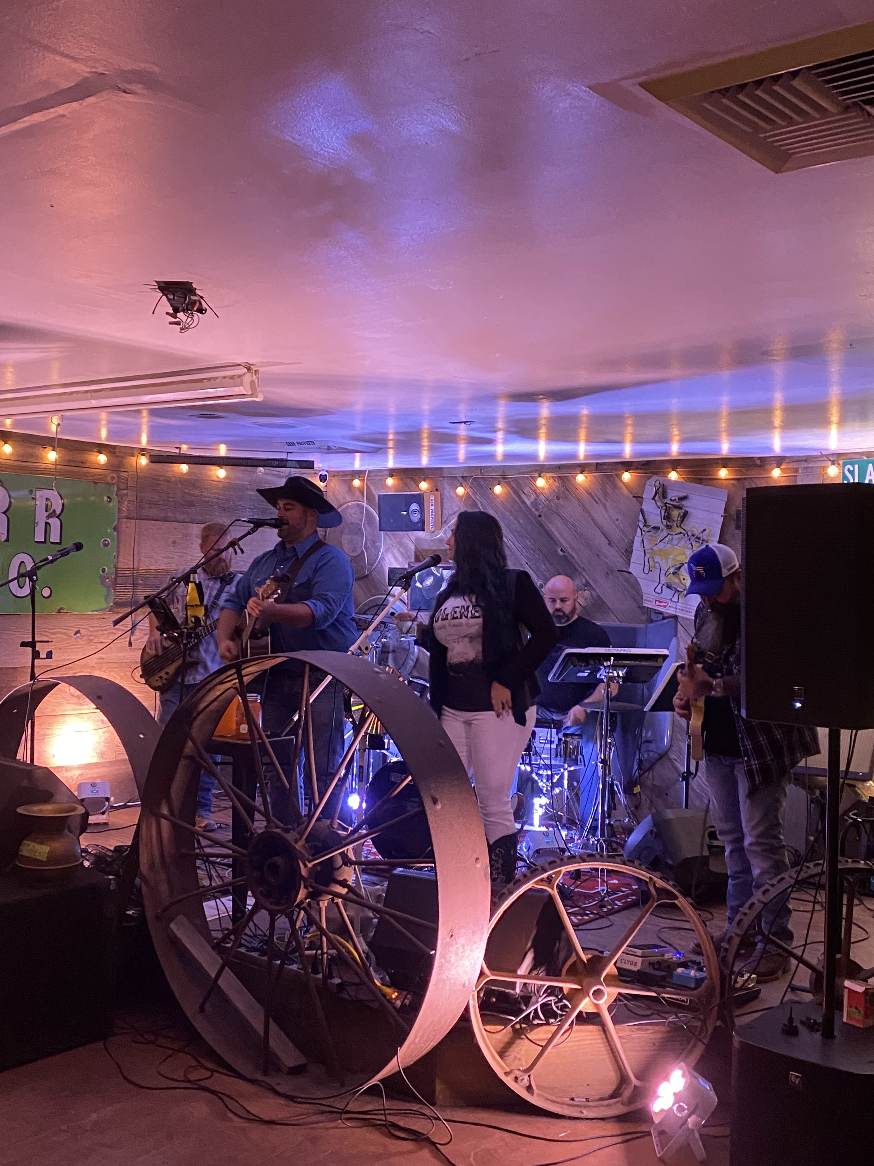 Slaughter House Road Responsive Parallax Template for Bands