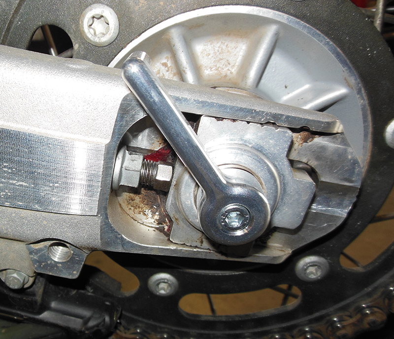 Axle Pull Handle for KTM Quick pull handles make wheel removal easy