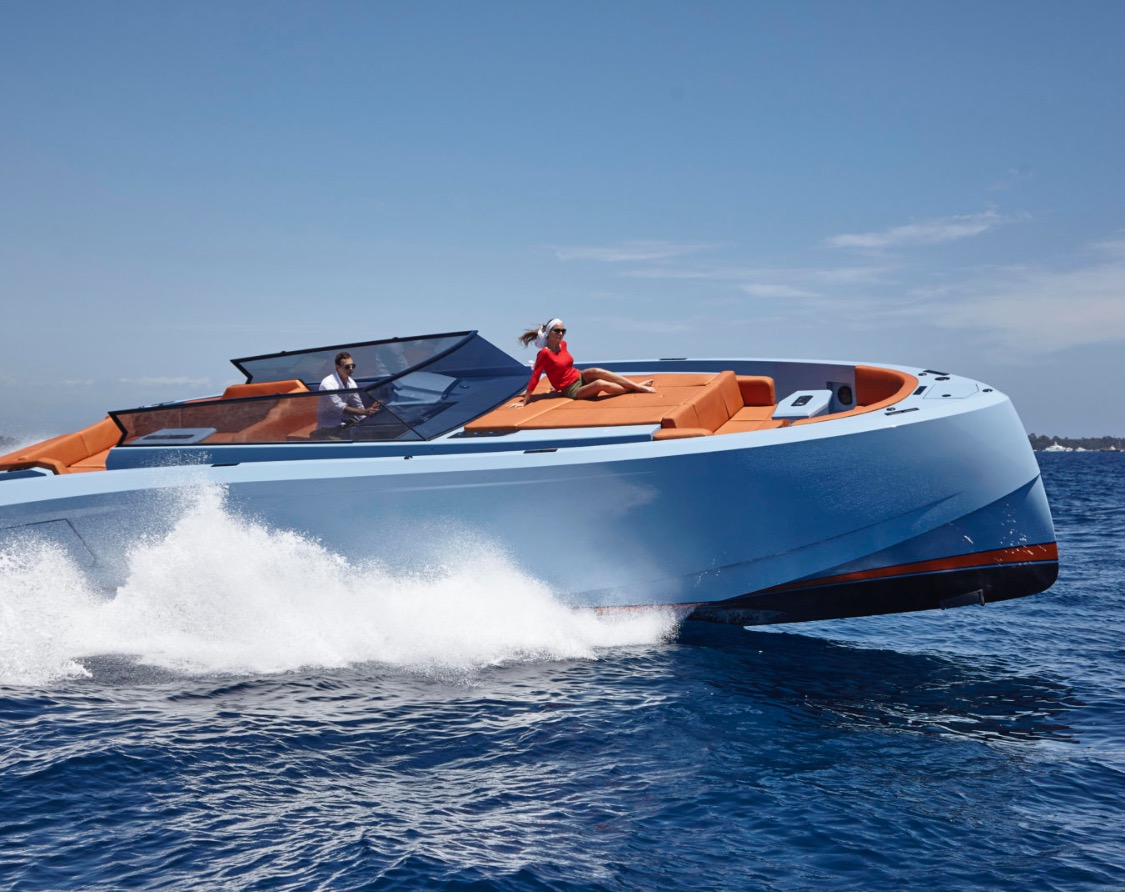 Luxury Aluminium Yacht Slaylebrity
