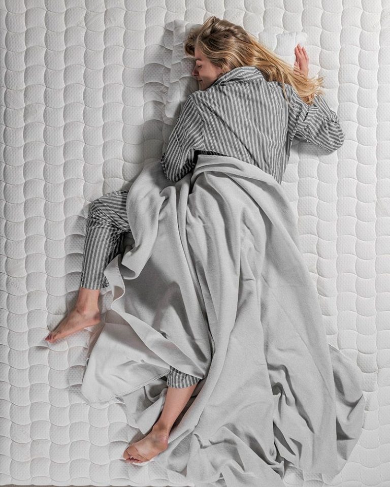 This is why you should stop sleeping on your stomach ASAP Slaylebrity