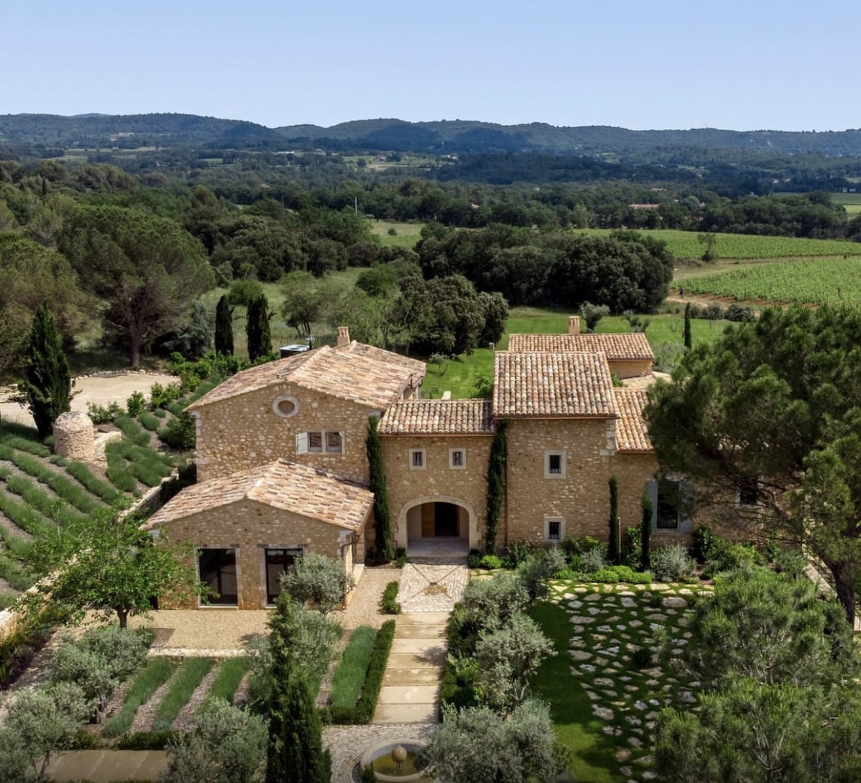 17 acres covetable estate Provence France FOR SALE Slaylebrity