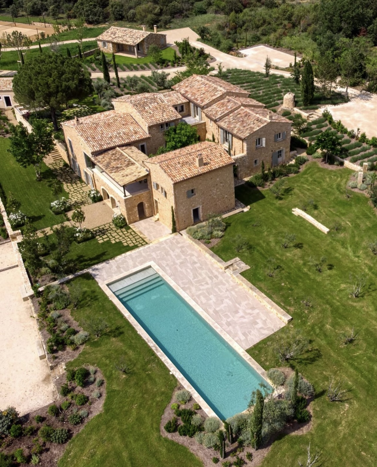 17 acres covetable estate Provence France FOR SALE Slaylebrity