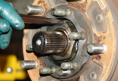 Greasing front spindle bushing - UZJ100 - Slee Off Road