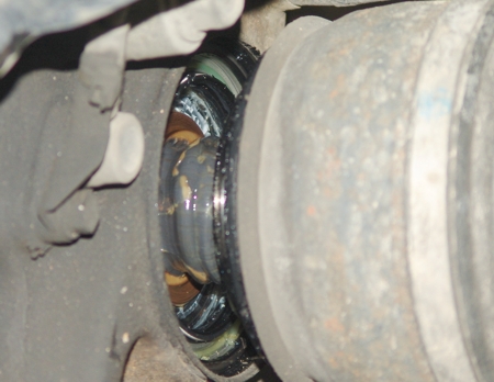 Greasing front spindle bushing - UZJ100 - Slee Off Road
