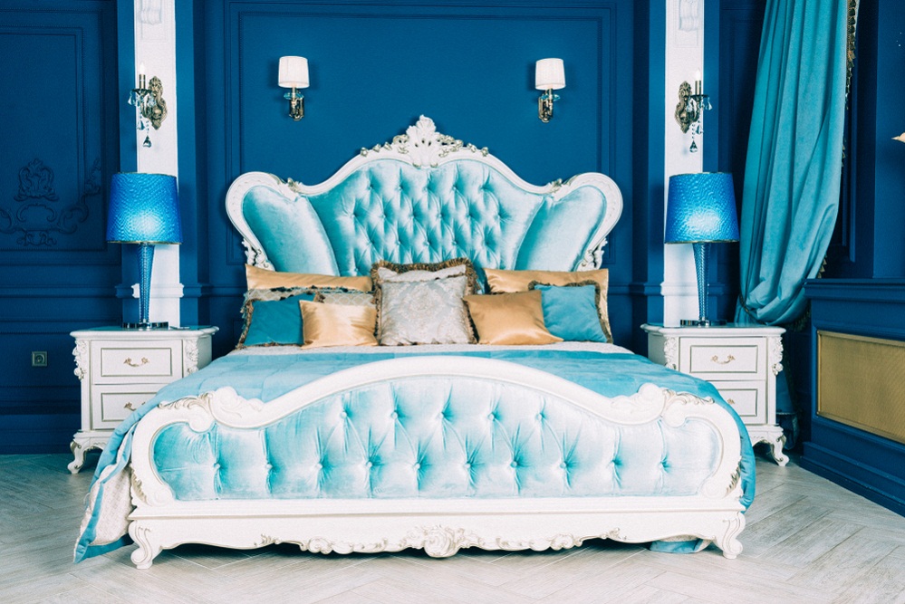 10 Bold, New Hollywood Regency Bedrooms in Ice Blue