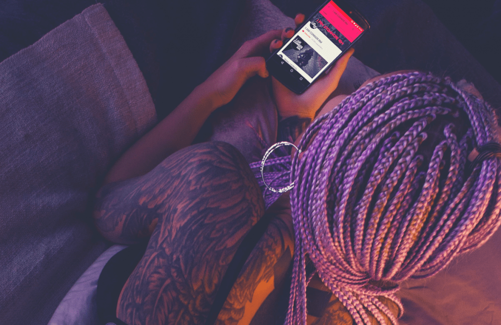 How do you Sleep With Dreads? [The Complete Guide]