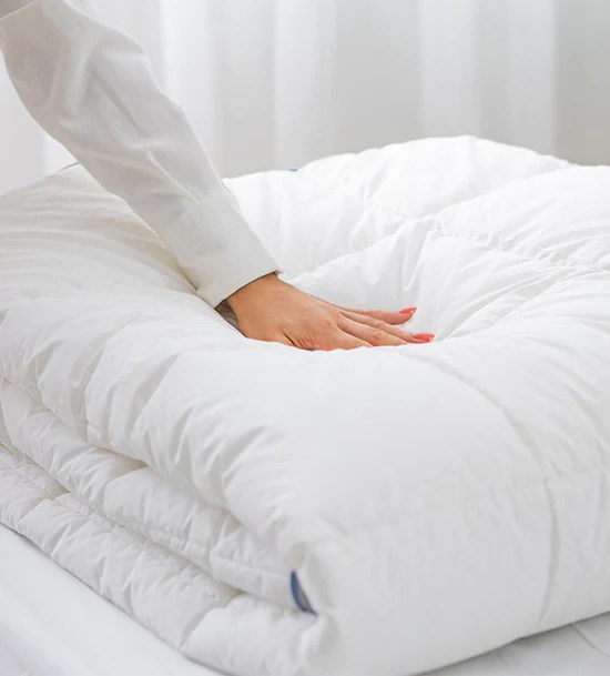 Hush Microgravity Duvet Review (2023) Canada's Best Duvet?