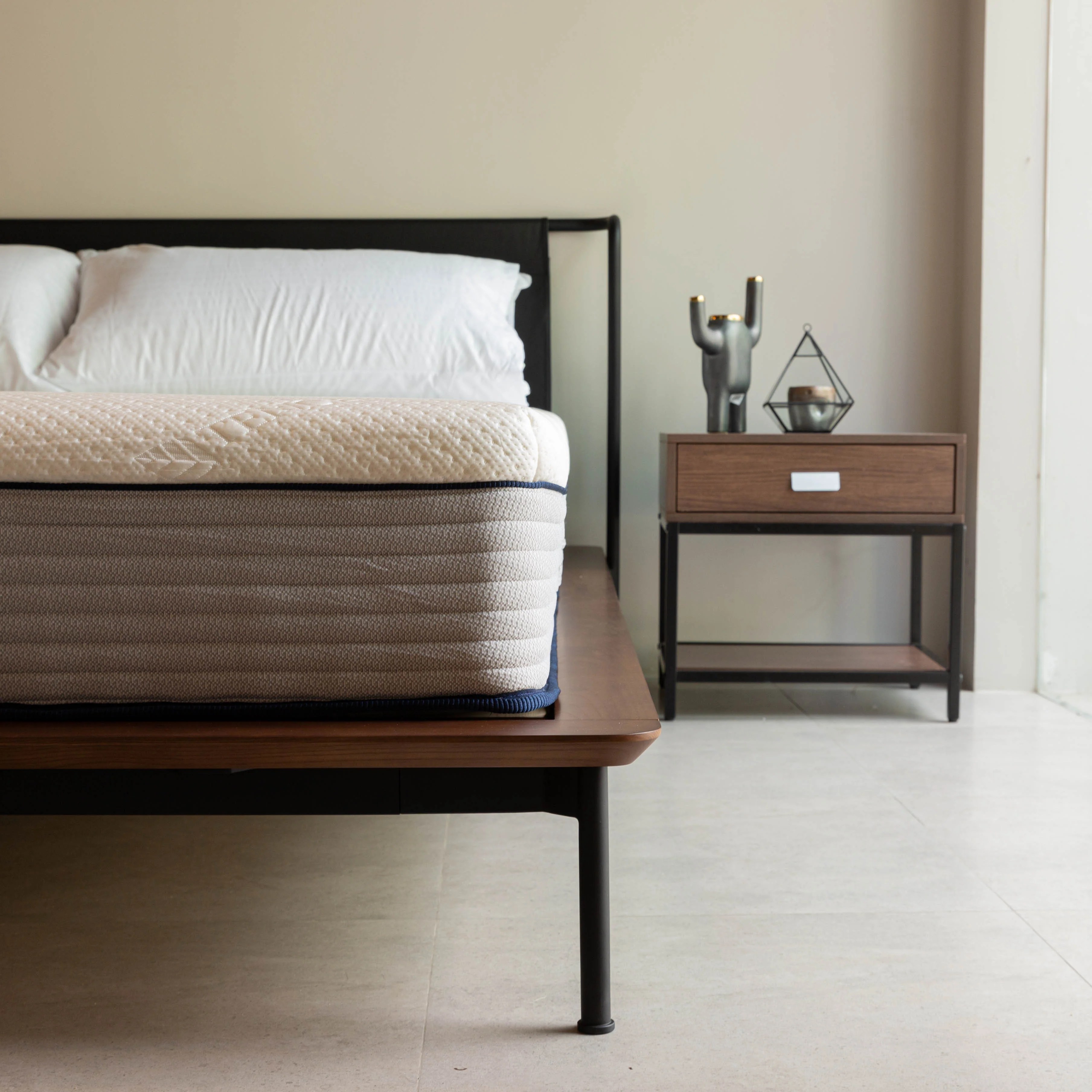 Best Mattress for Seniors 2022 (Buying Guide) Sleeplab