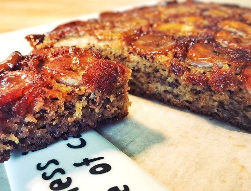 lækker omvendt banankage, upside down banankage med dejlig karamelliseret top