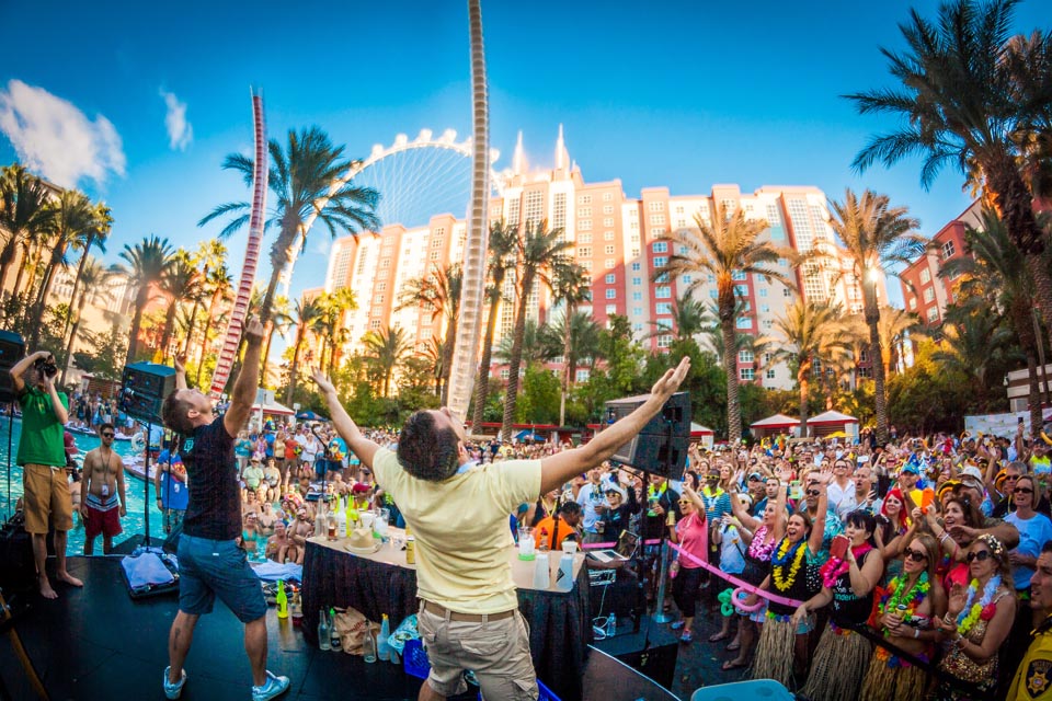 Hire flair bartender Las Vegas Best bartenders for hire Slick Bartender