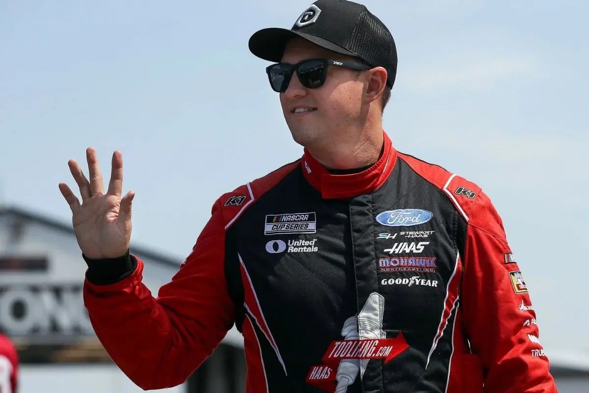 Ryan Preece Mistreated by SHR? NASCAR Fans Uncover Hidden Tensions(01)