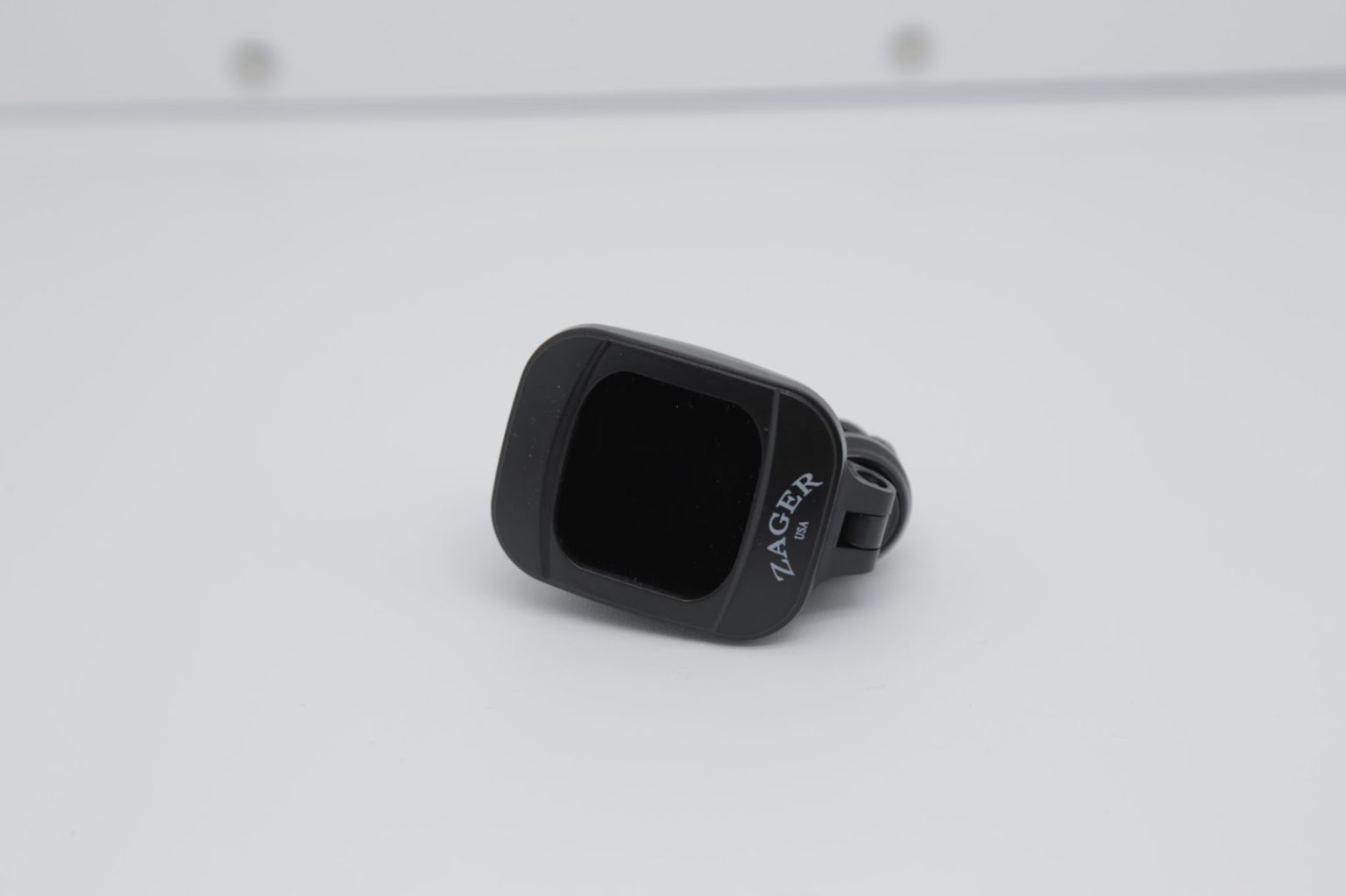 How To Tune An Acoustic Guitar? [Tools, Alternate Tuning, and Tips