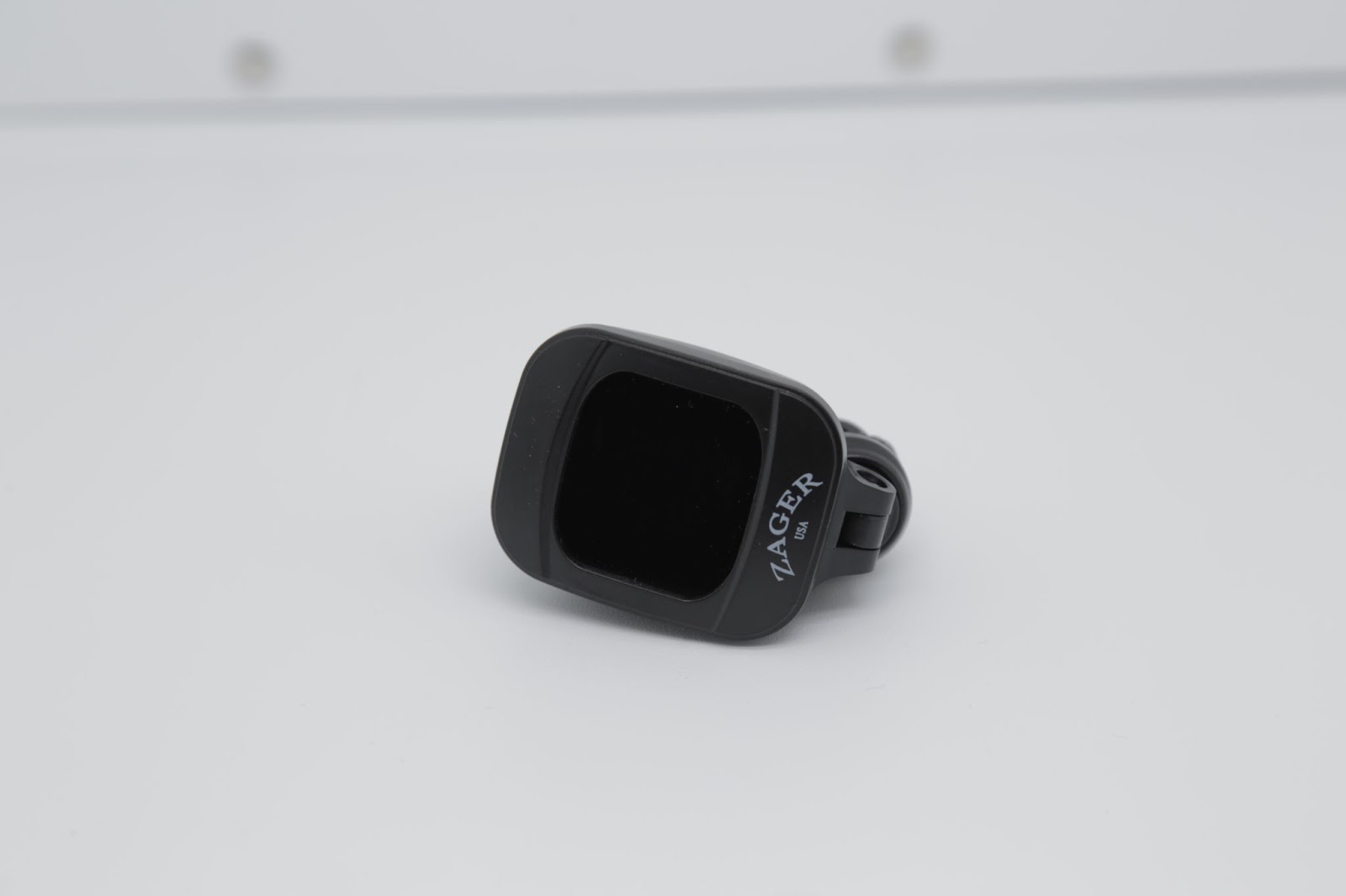 How To Tune An Acoustic Guitar? [Tools, Alternate Tuning, and Tips