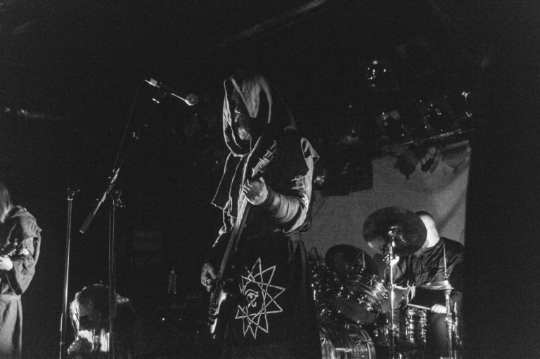 5 bandas que estão dando uma nova cara ao black metal Sounds Like Us