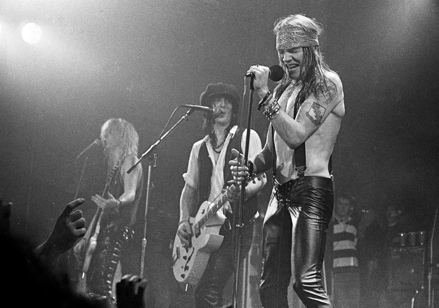 Guns n' Roses Live At Ritz SOUNDS LIKE US