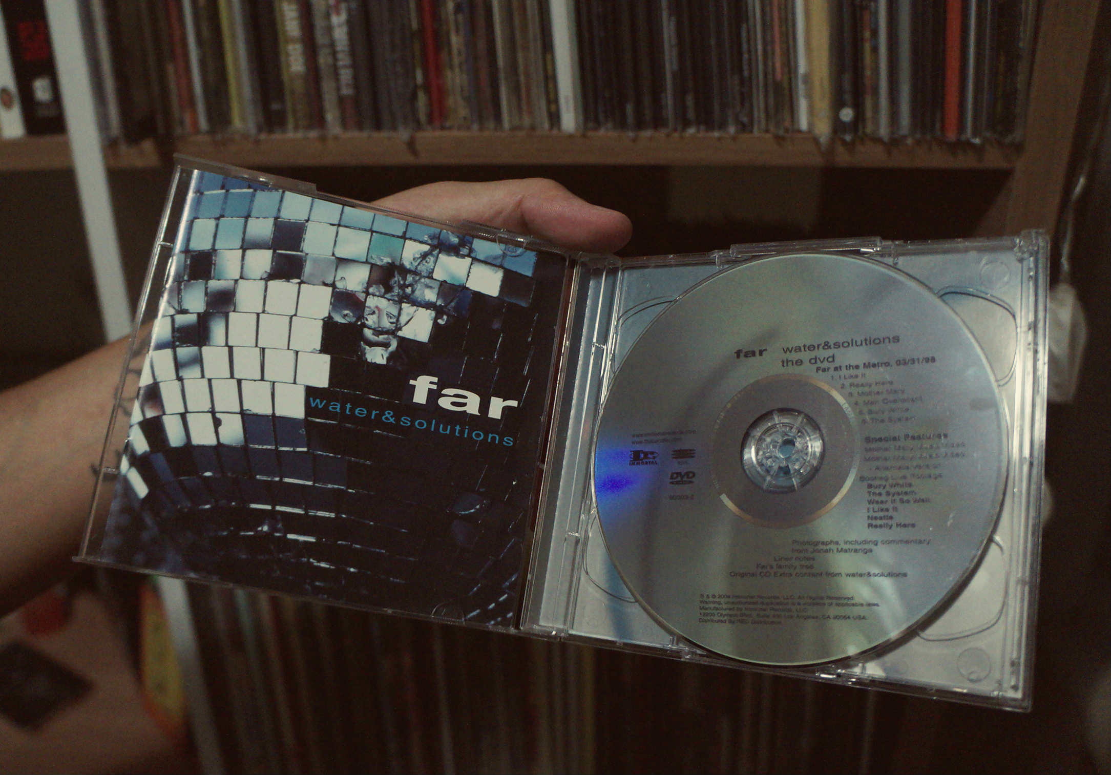 Water and Solutions, do Far um lindo disco dos anos 90 Sounds Like Us