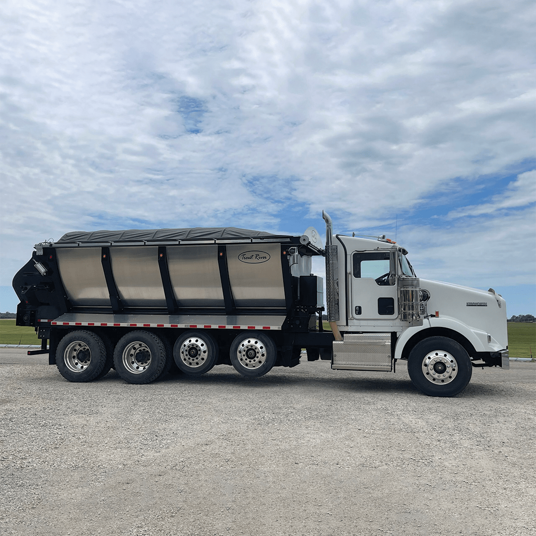 2015 Kenworth T800 with New Live Bottom Trout River Dump Body Conveyor Application Systems