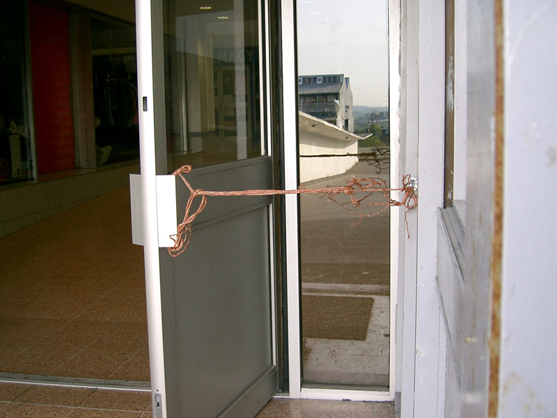 25 – slippery pavement