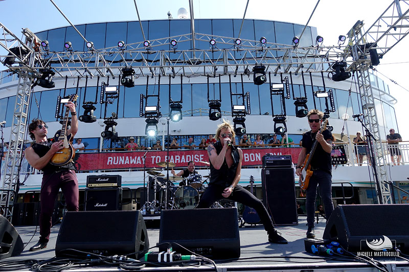 Gallery Slippery When Wet