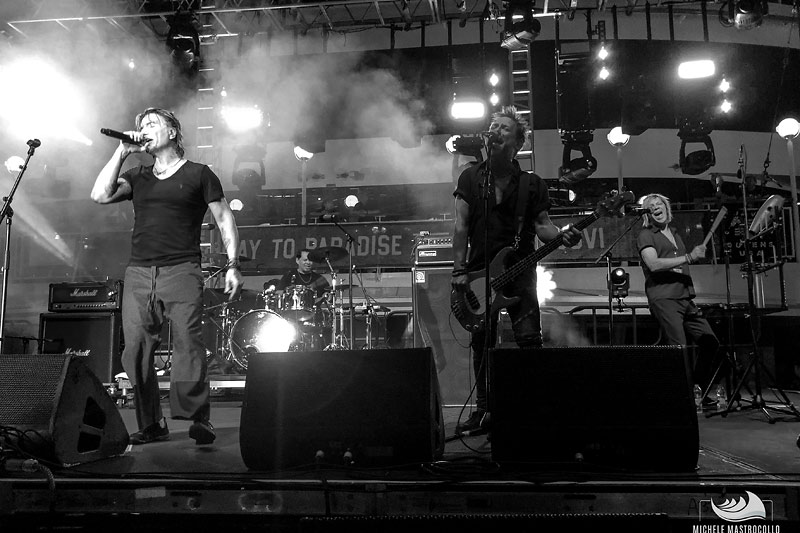 Gallery Slippery When Wet