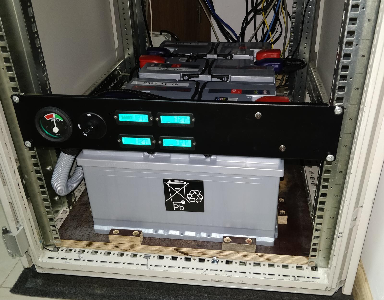 Longlasting UPS setup with APC SmartUPS and car batteries