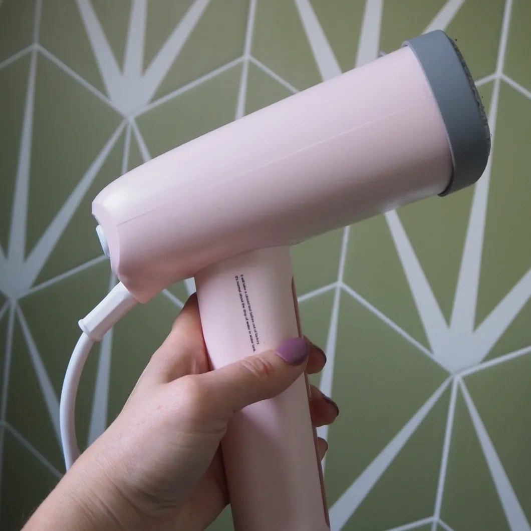 Why Hand Steamers Are Better Than Irons Slowette