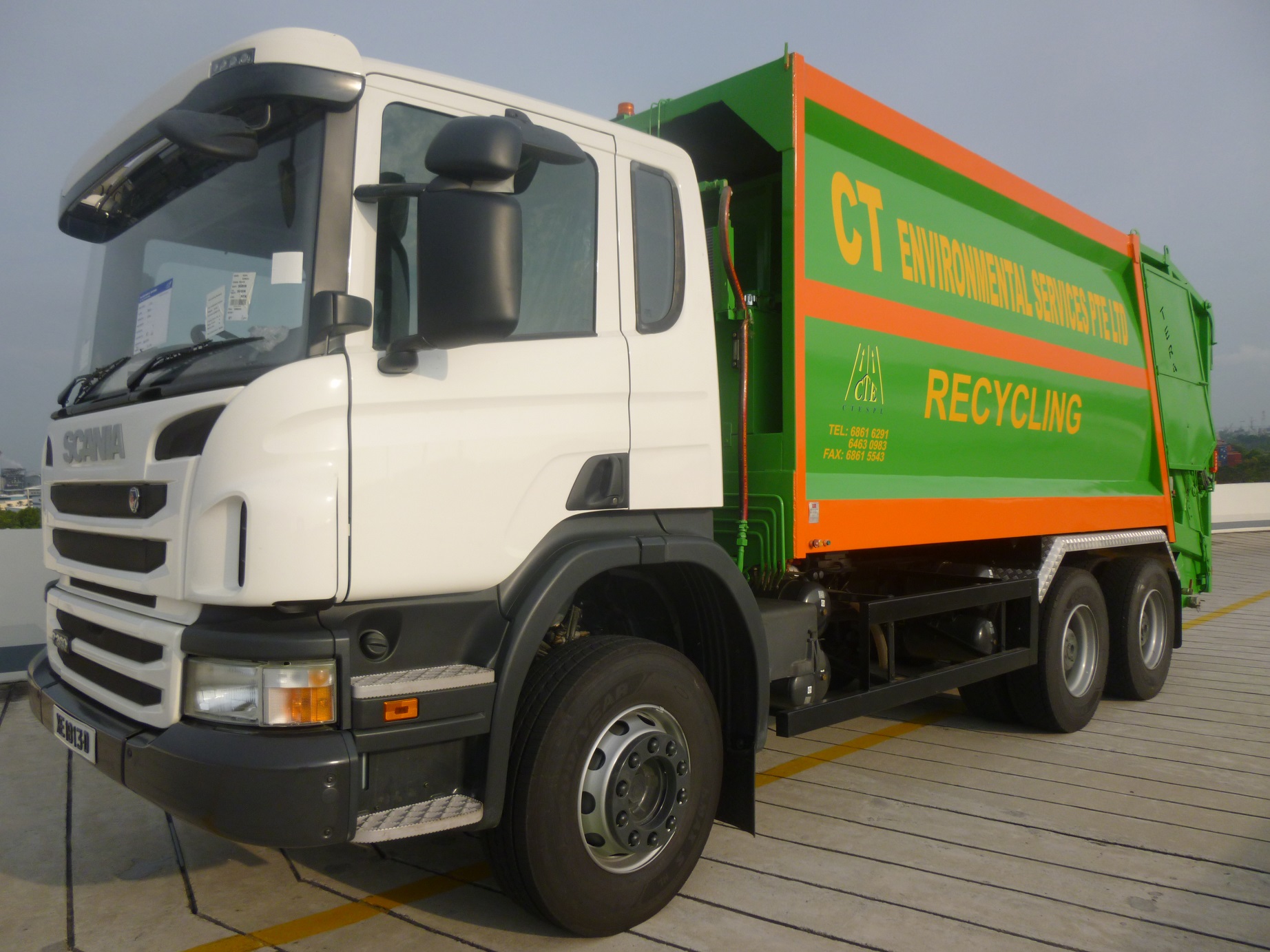 Rear End Loader Sin Lian Seng Engineering Services Pte Ltd