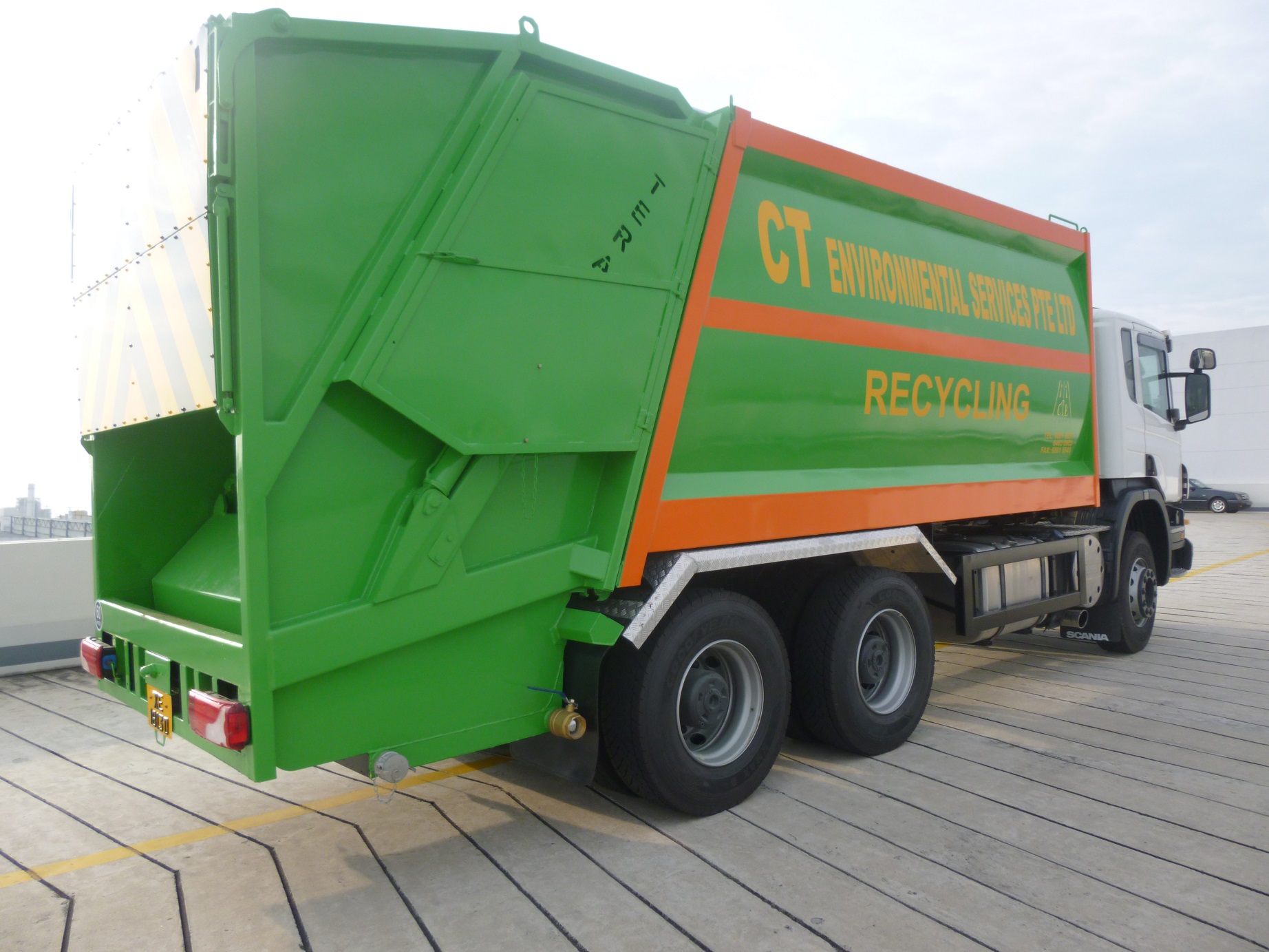 Rear End Loader Sin Lian Seng Engineering Services Pte Ltd