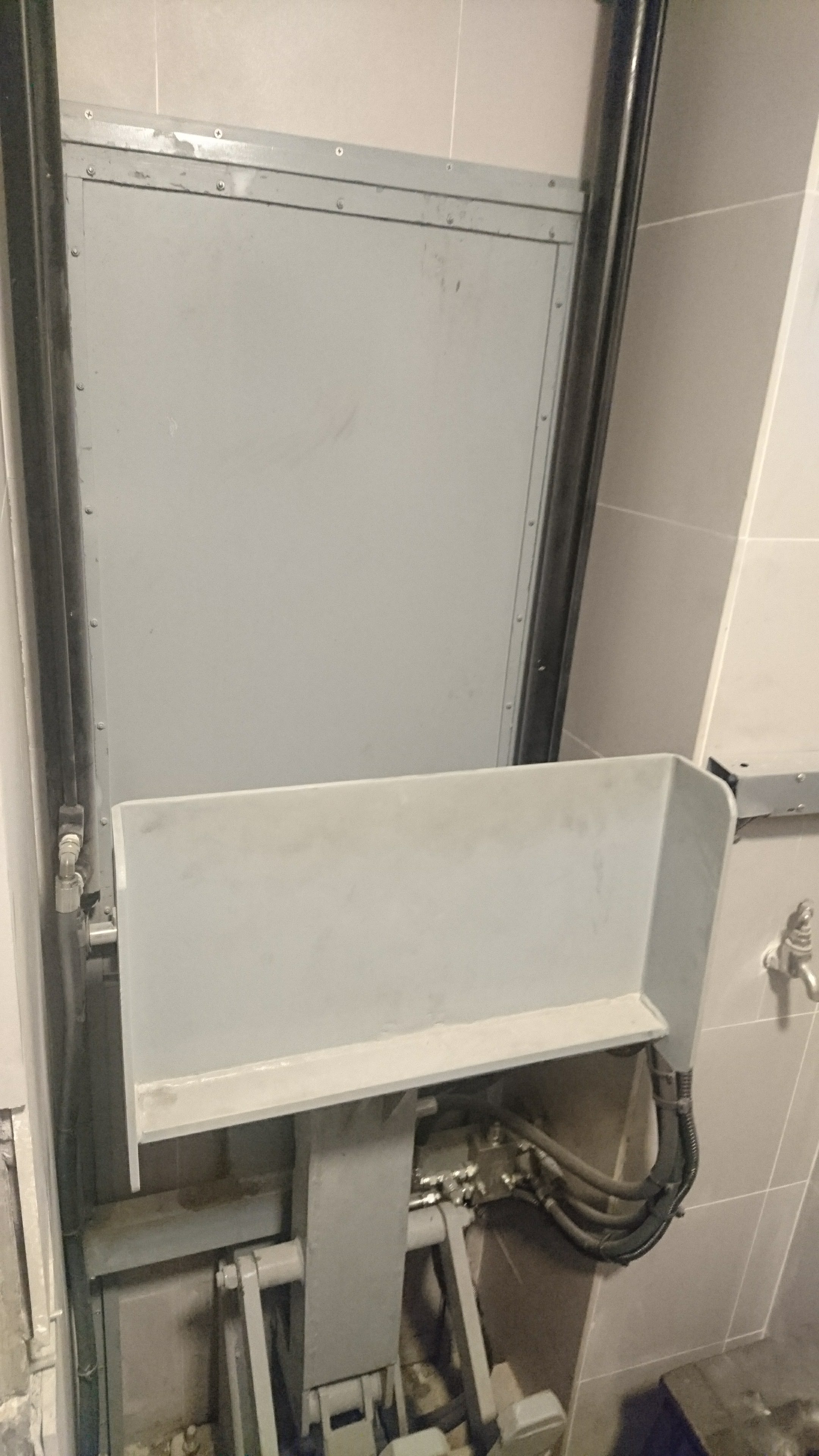 Binlifters Sin Lian Seng Engineering Services Pte Ltd