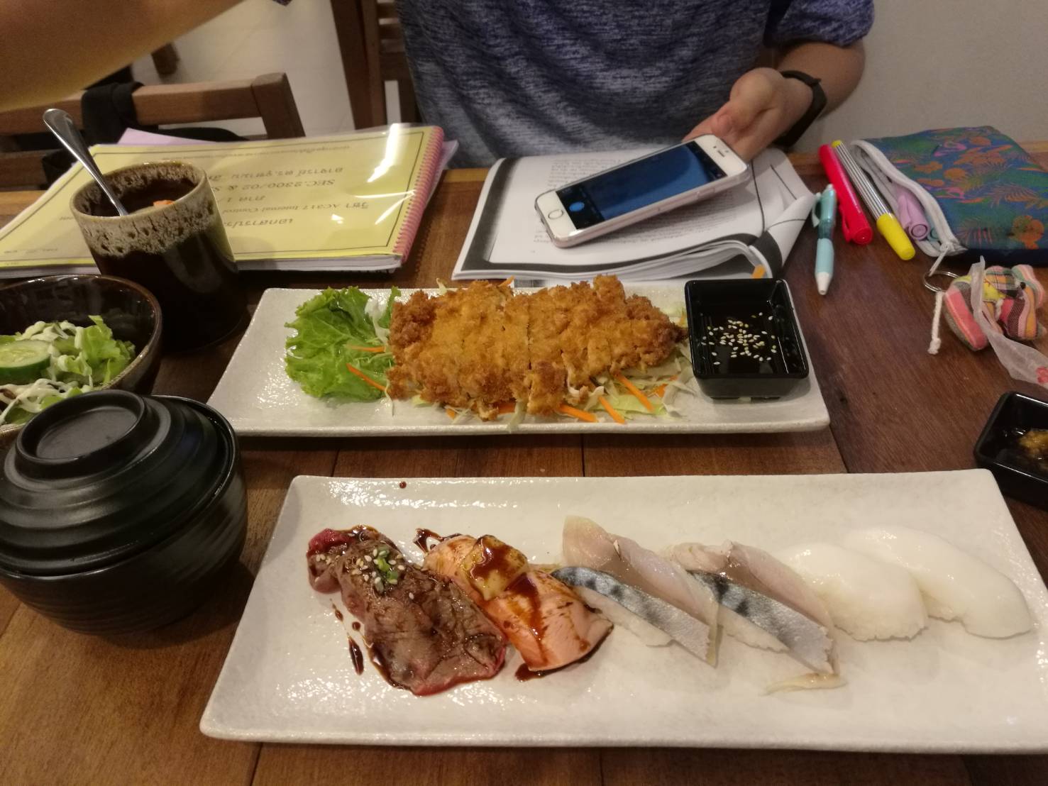 ลิ้มรสความรักสีส้มที่ Salmon King Japanese Restaurant