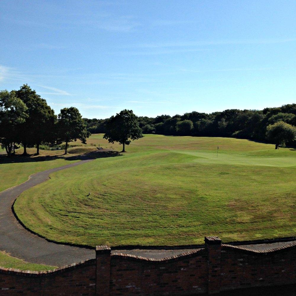 Review Woodbury Park Hotel, Devon Slummy single mummy