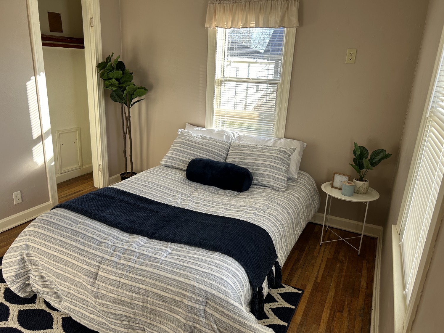 COMPLETELY UPDATED CREAM PUFF Sluss Realty Featured Properties