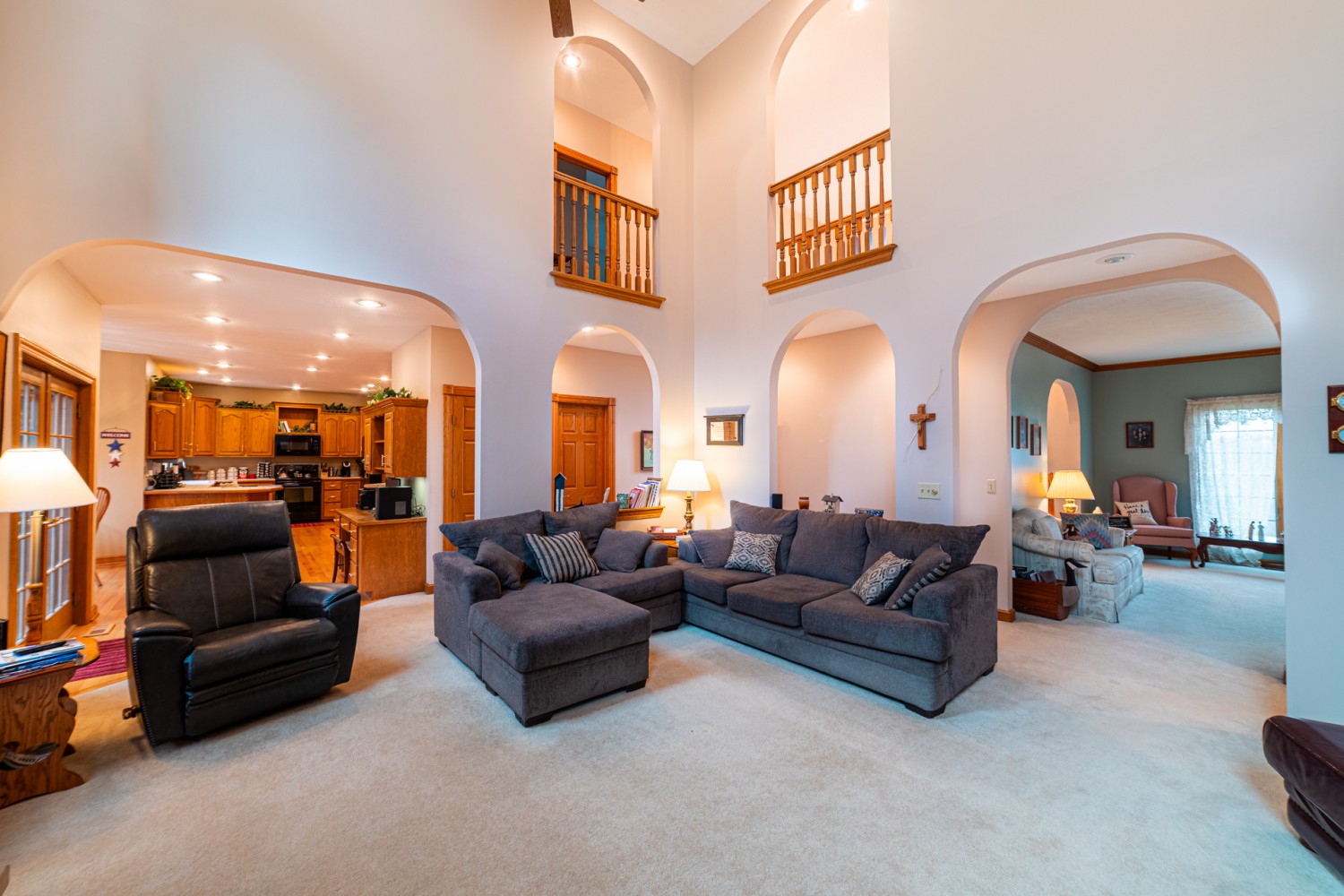 SPECTACULAR HOME ON 8 ACRES! Sluss Realty Featured Properties