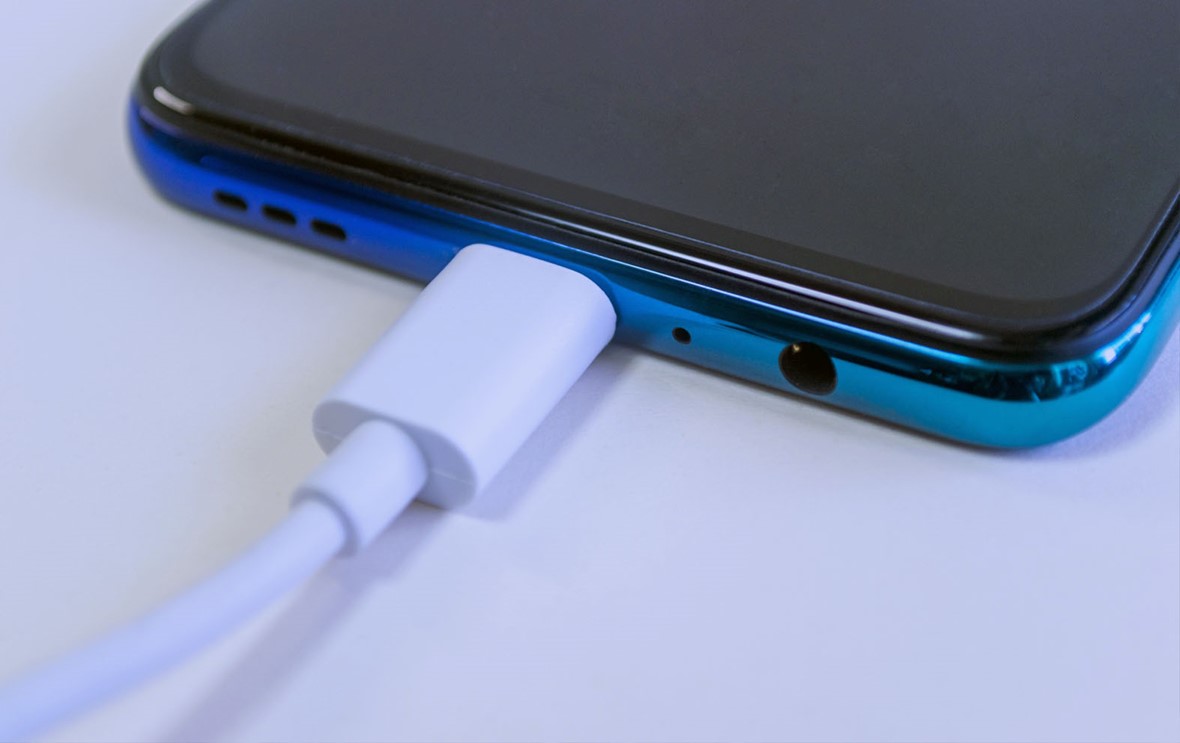 スマホの充電口の反応が悪い原因と対処法 スマホ修理のスマホステーションのブログ
