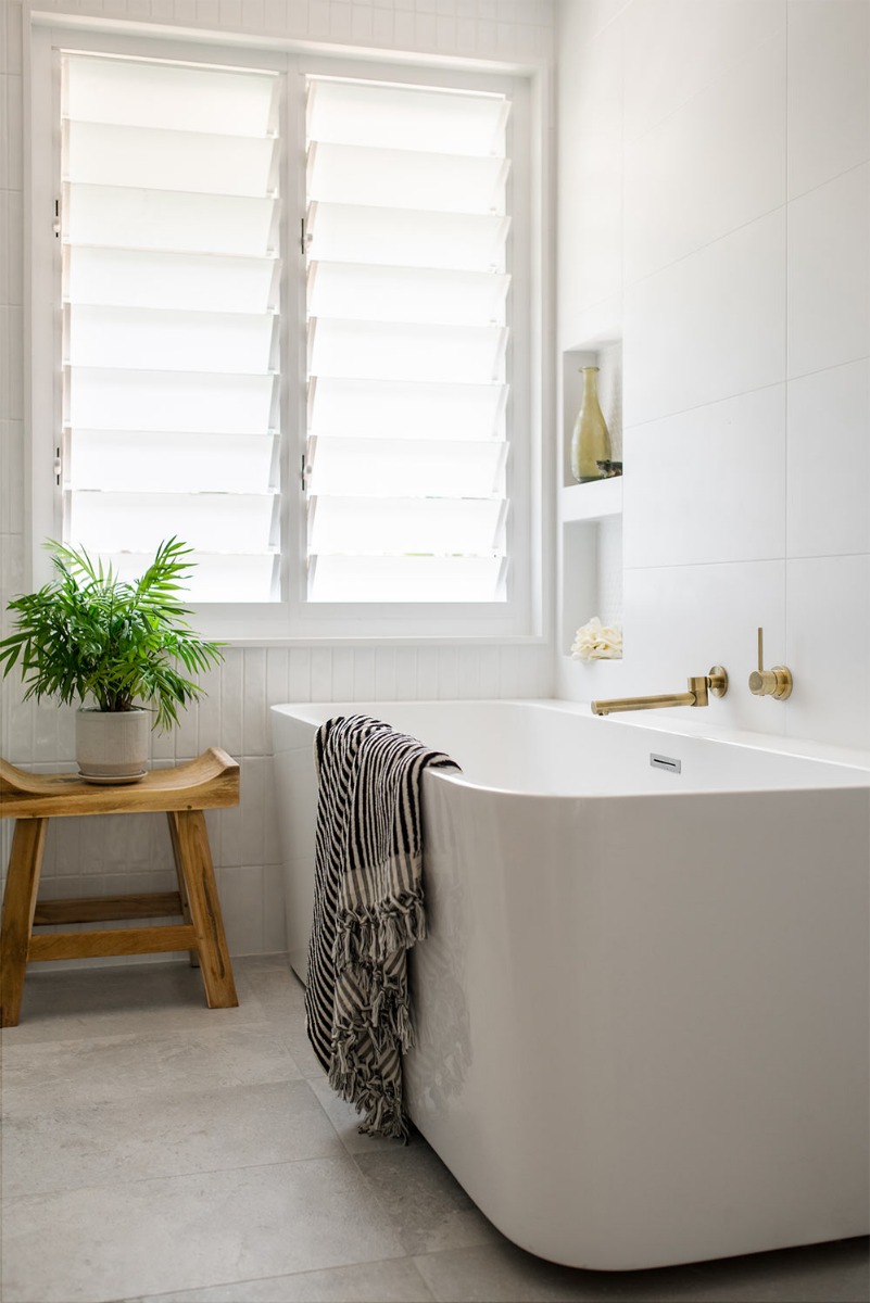 Pros and Cons of Corner Freestanding Baths Small Bathroom Renovations