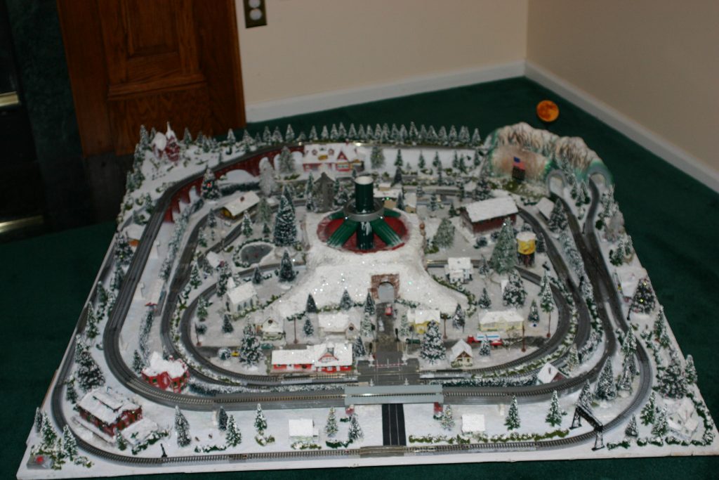 N Scale Christmas Lou Angelucci’s Christmas N Scale Layout Small Model Railroads