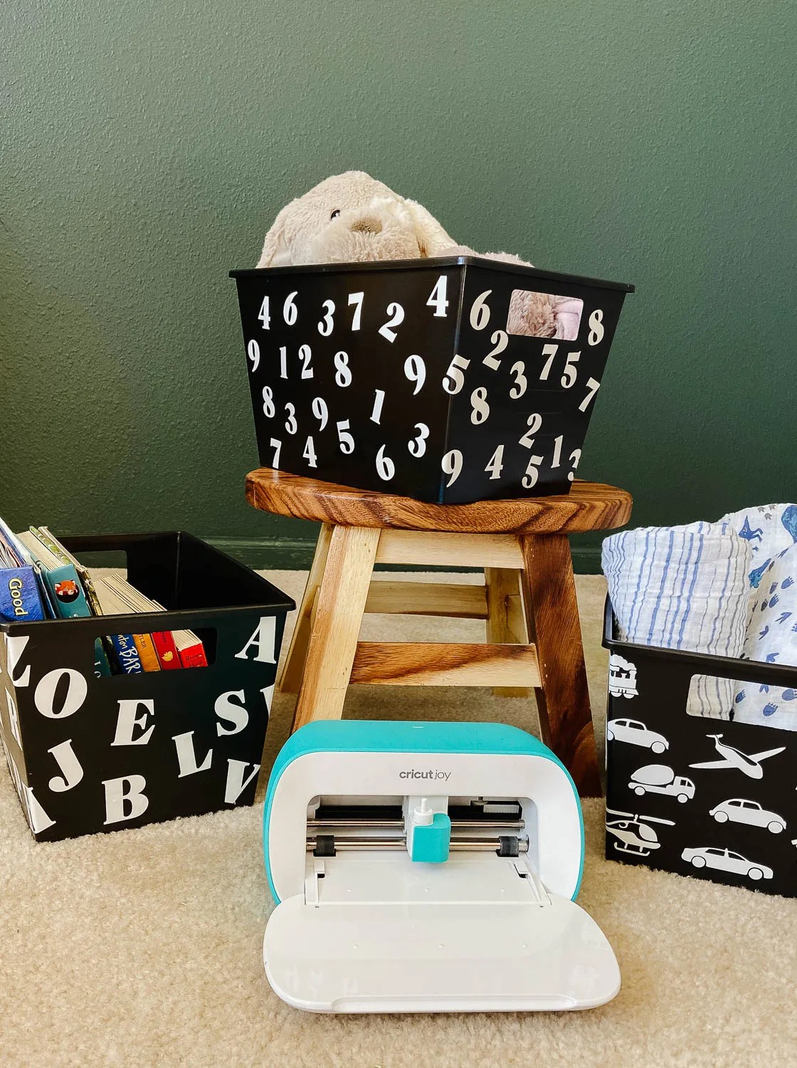 Painted Plastic Bin Makeover With Cricut Vinyl Thrift Store Craft