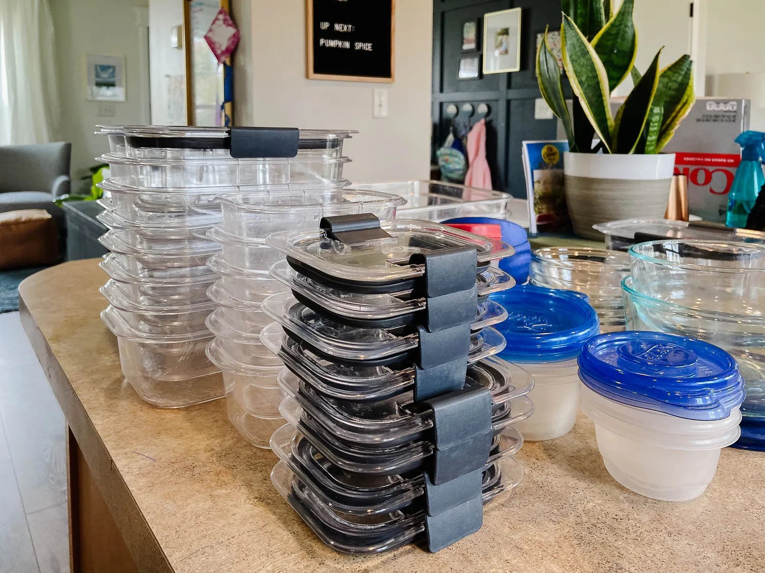 4 Quick Steps To Organize Your Tupperware Drawer Small Stuff Counts