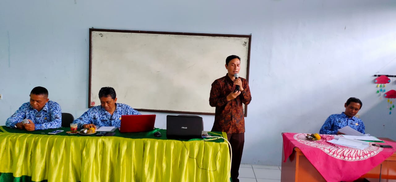 In House Training (IHT) Peningkatan Kompetensi Guru SMAN 1 Parungkuda In House Training (IHT) Peningkatan Kompetensi Guru SMAN 1 Parungkuda