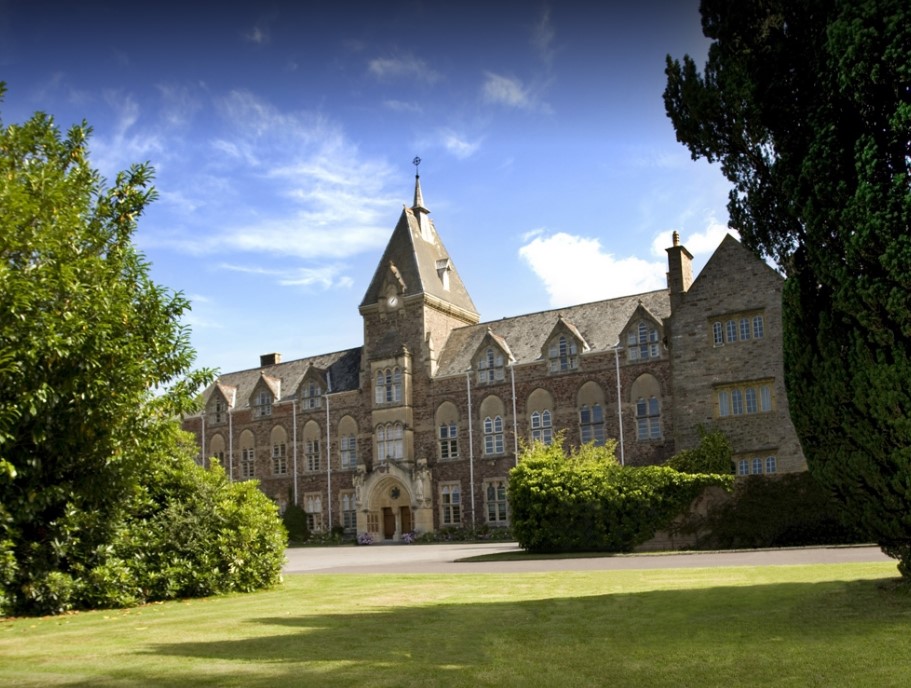King's College Taunton (Taunton, United Kingdom) apply, prices