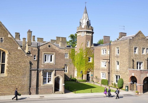 Aldenham Private School (Suburb of London, United Kingdom) apply