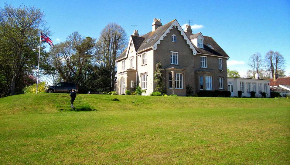 Claremont Independent Boarding School with Football Academy (Tonbridge