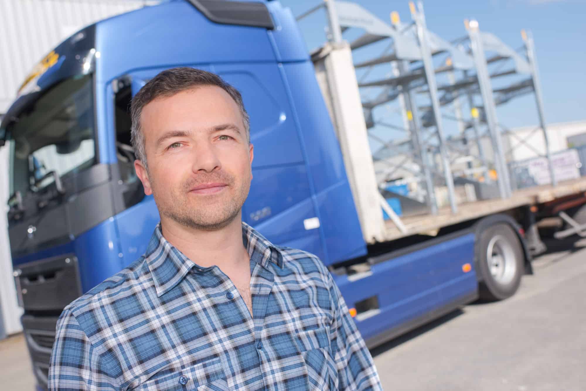 man and truck Smart Auto Move Car Shipping