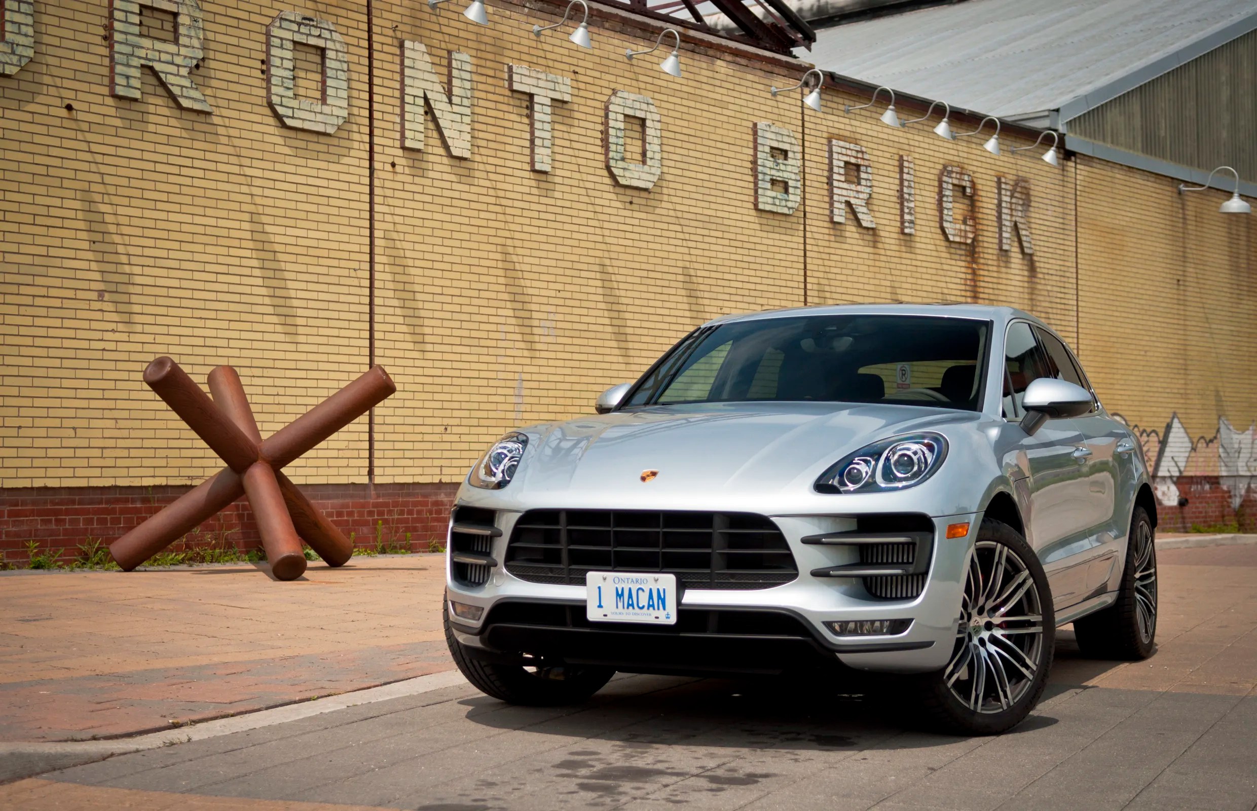 SUV Review: 2014 Porsche Macan Turbo | Driving