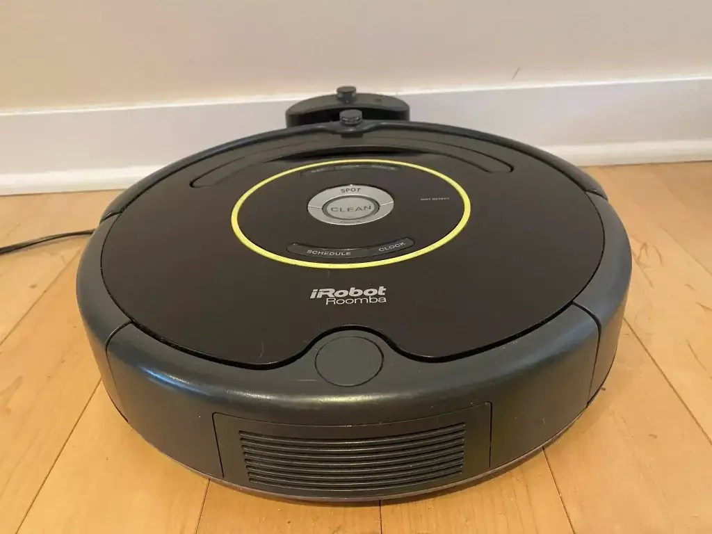 How Much Does a Roomba Weigh? [Examples, 2023]