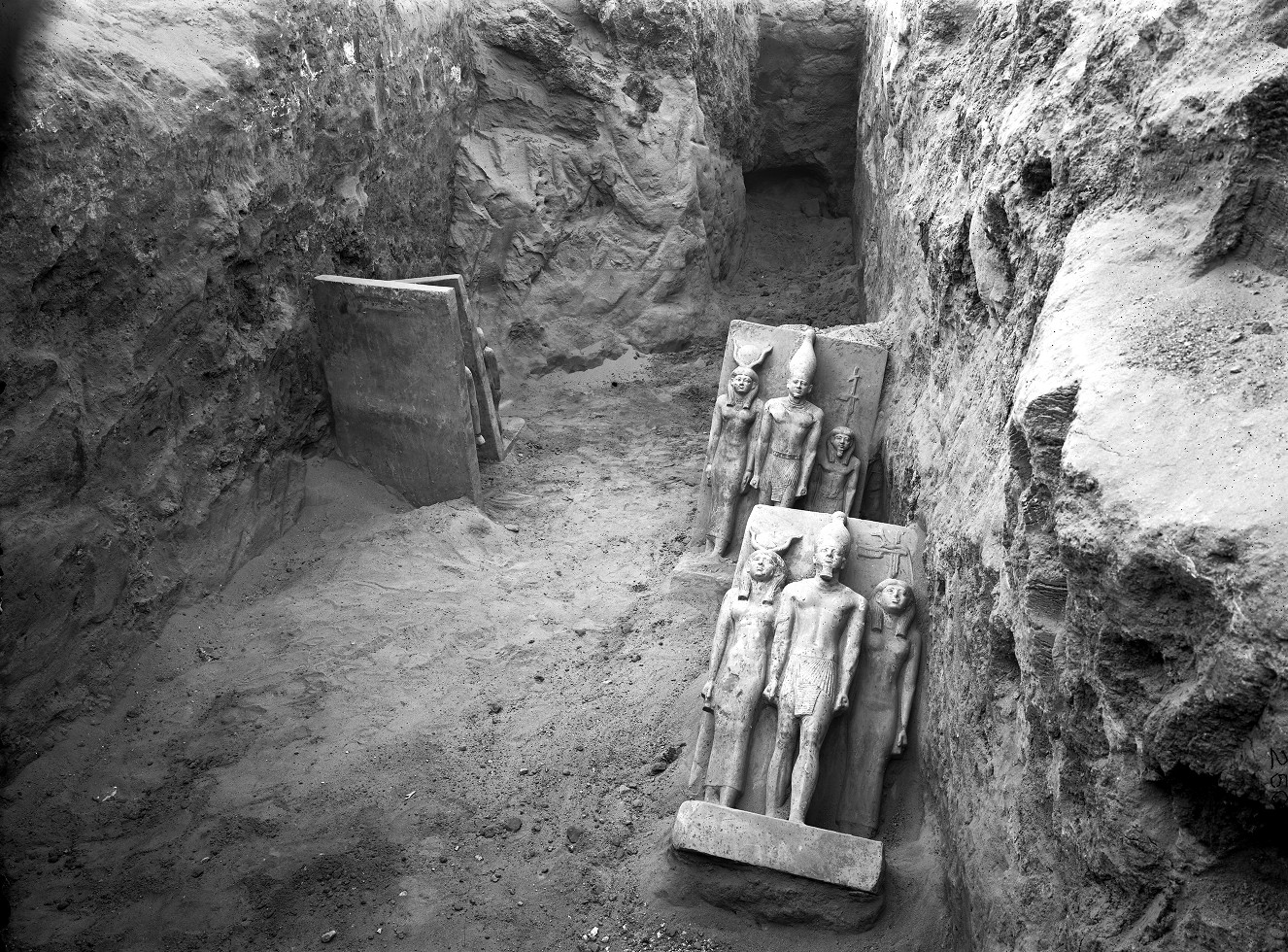 Smarthistory King Menkaure (Mycerinus) and queen